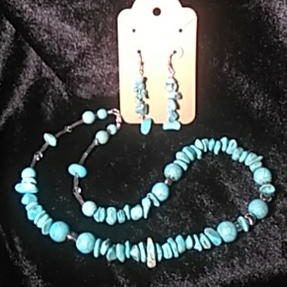 Necklace and earrings - Picture 2 of 2